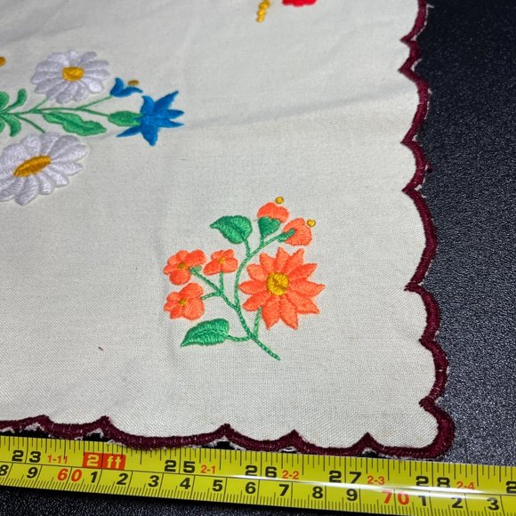 Vintage Hungarian Matyo Table Runner. Small - Picture 9 of 10